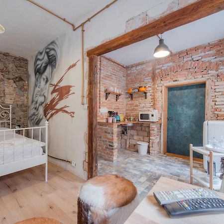 Accommodation At The Zeus Apartment Bratislava Ngoại thất bức ảnh
